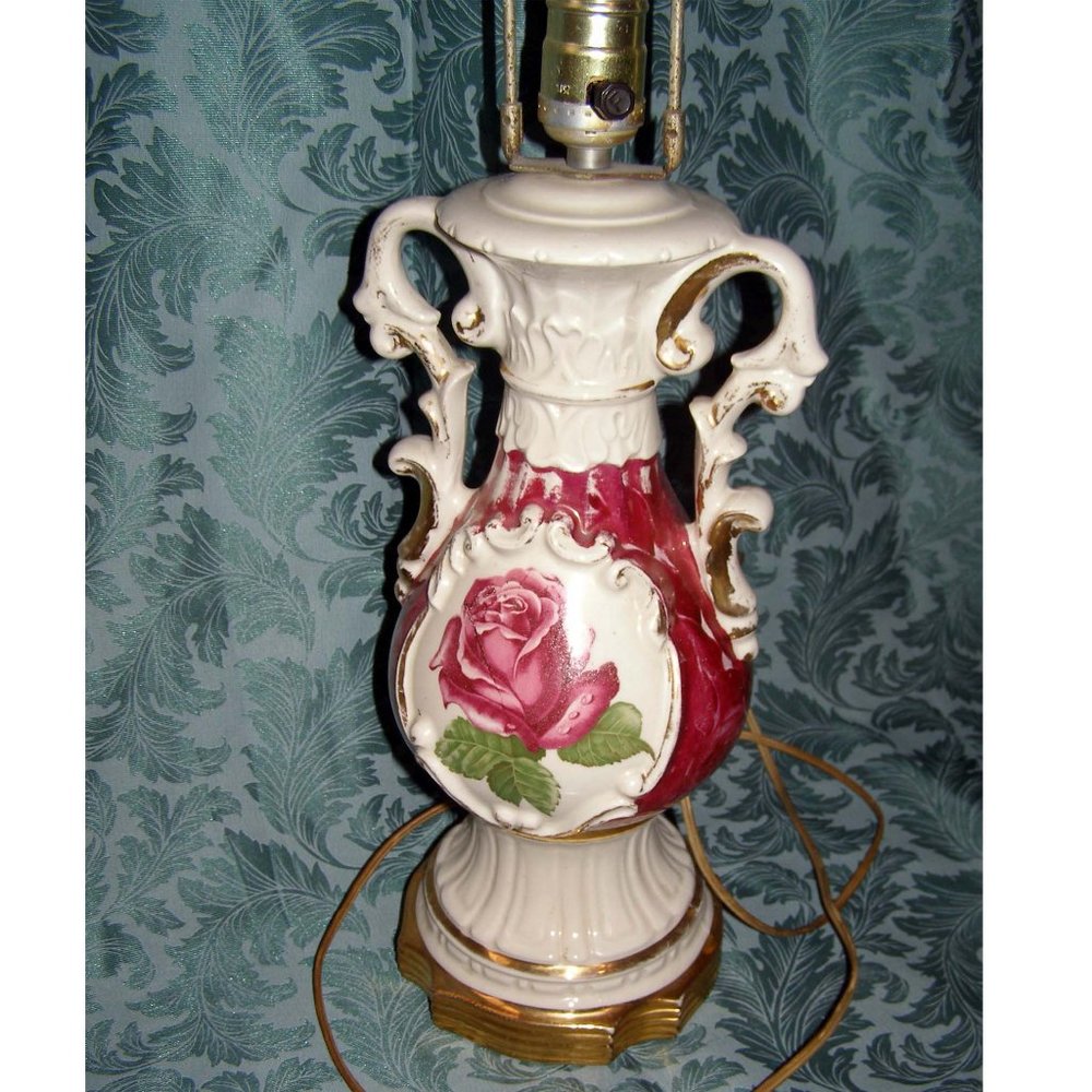 💡 RARE Working Antique 1940s Victorian Style Ceramic Rose Urn LAMP BASE by… - Picture 11 of 13